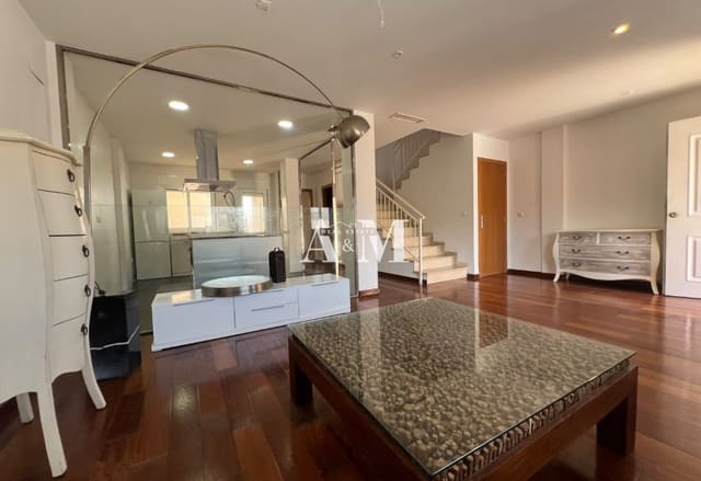 3 sovrum Radhus att hyra i Perleta, Elche / Elx med garage - 1 850 € (Ref: 10095790)