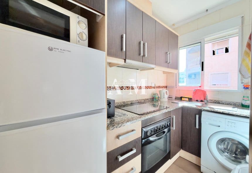 Apartamento de 2 habitaciones en Torrevieja en alquiler - 800 € (Ref: 10095791)