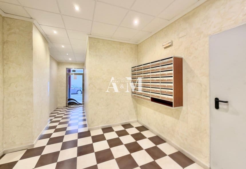 Apartamento de 2 habitaciones en Torrevieja en alquiler - 800 € (Ref: 10095791)