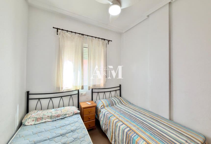 Apartamento de 2 habitaciones en Torrevieja en alquiler - 800 € (Ref: 10095791)
