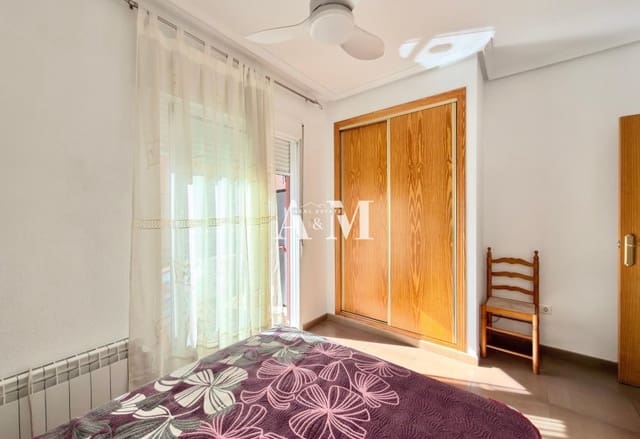 Apartamento de 2 habitaciones en El Molino, Torrevieja en alquiler - 800 € (Ref: 10095791)