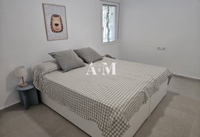 3 sovrum Radhus att hyra i Torre de la Horadada, Pilar de la Horadada - 1 200 € (Ref: 10098612)