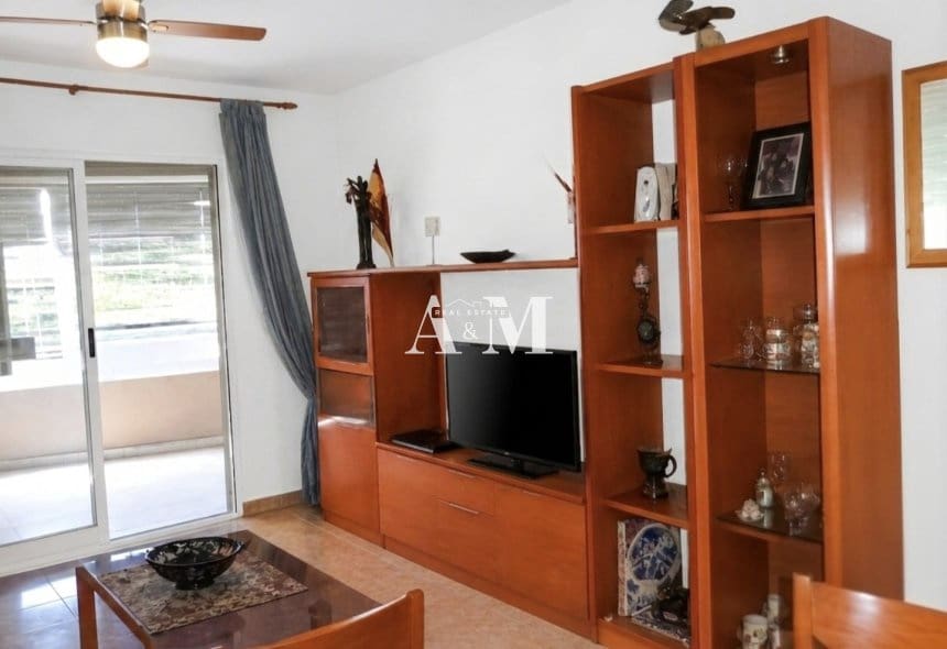 2 soveværelse Strandlejlighed til leje i Arenales del Sol med swimmingpool - € 750 (Ref: 10098950)