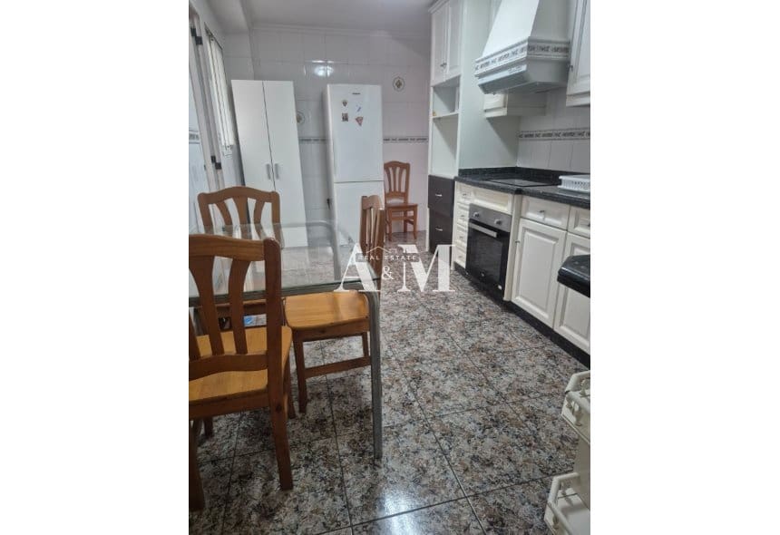 3 Zimmer Apartment zu vermieten in Elche / Elx - 700 € (Ref: 10099418)