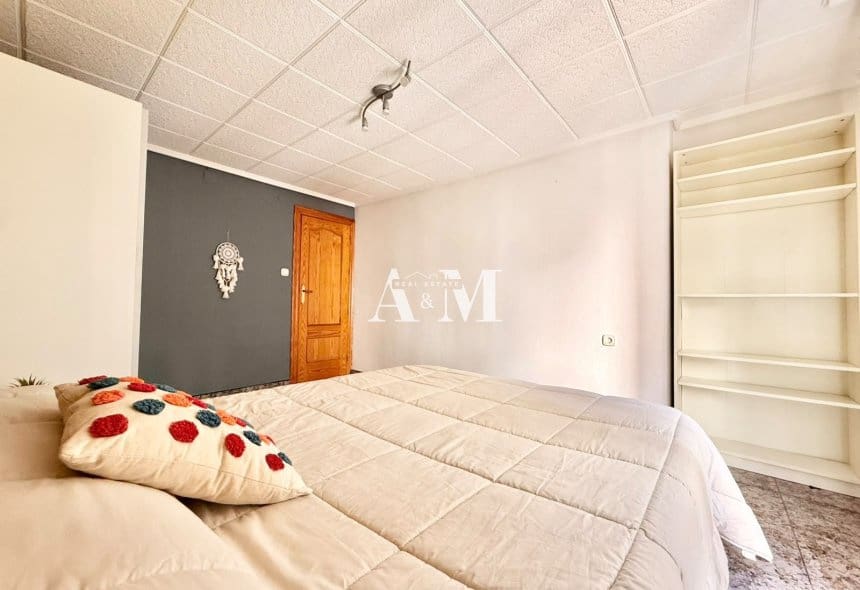 3 bedroom Apartment for rent in Elche / Elx - € 700 (Ref: 10099418)
