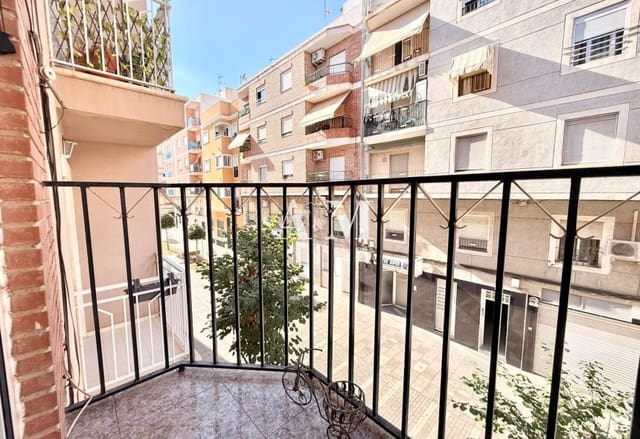 Appartement de 3 chambres à louer à Carrús Est - Camí dels Magros, Elche / Elx - 700 € (Ref: 10099418)