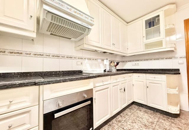 Appartement de 3 chambres à louer à Carrús Est - Camí dels Magros, Elche / Elx - 700 € (Ref: 10099418)
