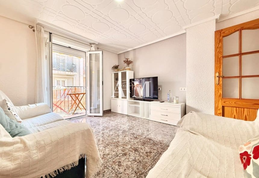 3 bedroom Apartment for rent in Elche / Elx - € 700 (Ref: 10099418)