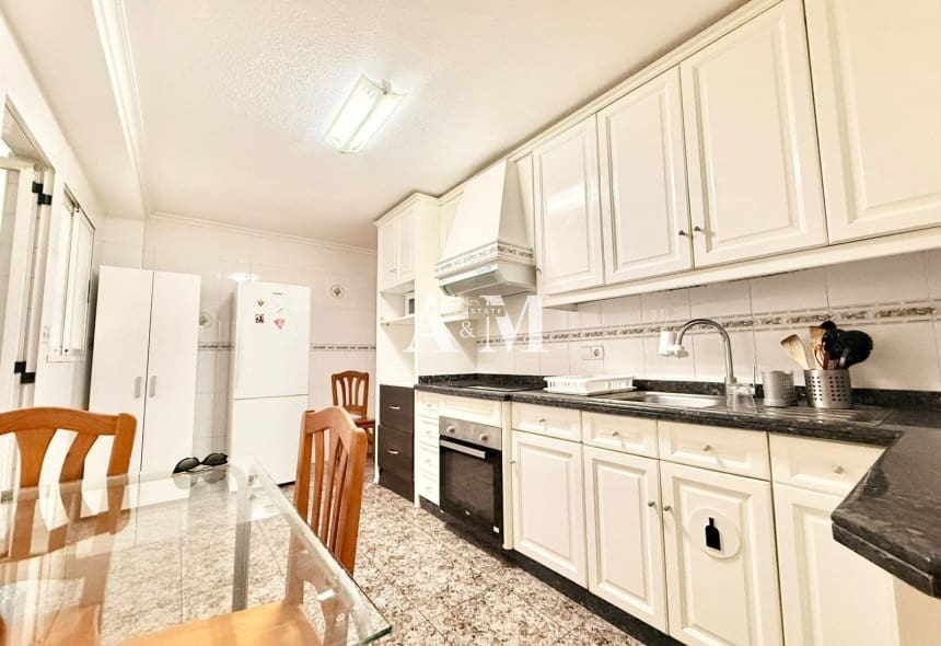 3 bedroom Apartment for rent in Elche / Elx - € 700 (Ref: 10099418)