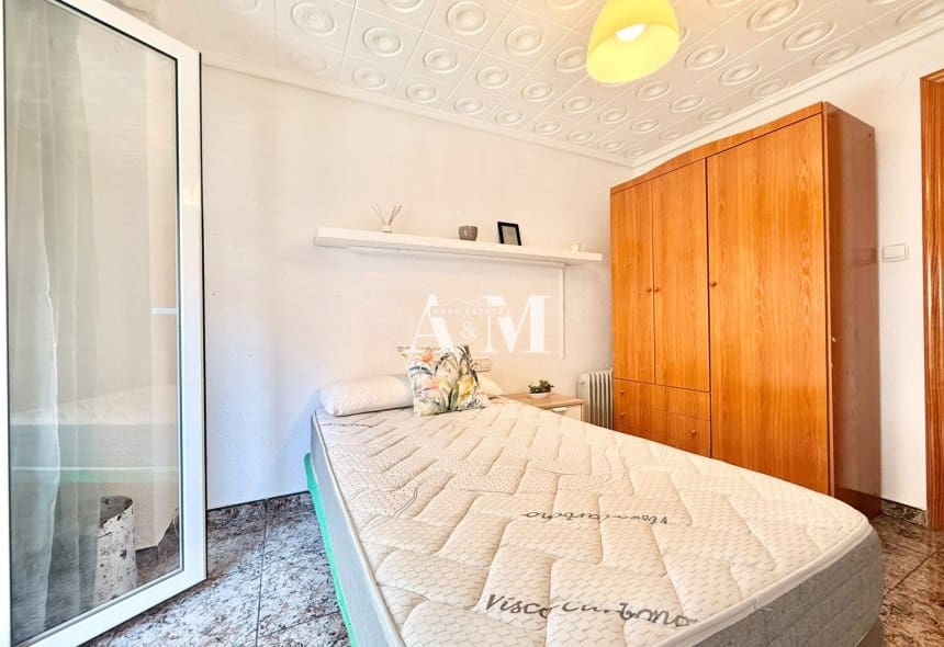 3 bedroom Apartment for rent in Elche / Elx - € 700 (Ref: 10099418)