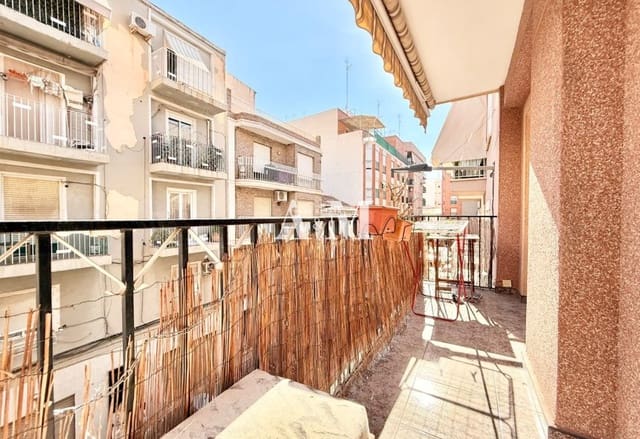 Appartement de 3 chambres à louer à Carrús Est - Camí dels Magros, Elche / Elx - 700 € (Ref: 10099418)