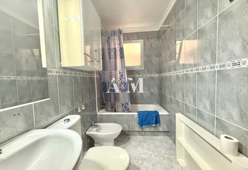 1 Zimmer Strandapartment zu vermieten in Torrevieja - 650 € (Ref: 10099465)