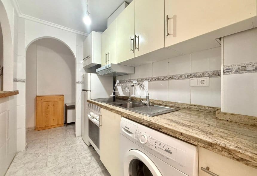 1 Zimmer Strandapartment zu vermieten in Torrevieja - 650 € (Ref: 10099465)