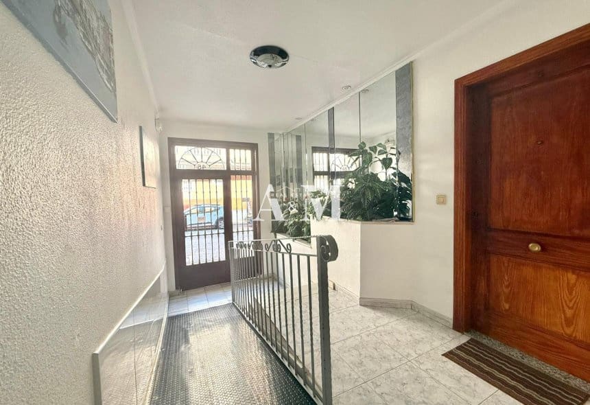 1 Zimmer Strandapartment zu vermieten in Torrevieja - 650 € (Ref: 10099465)