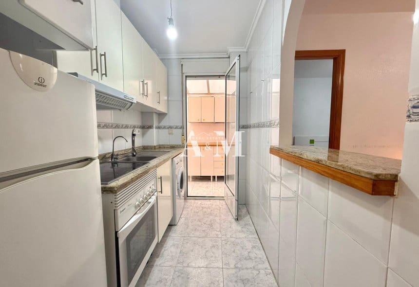 1 Zimmer Strandapartment zu vermieten in Torrevieja - 650 € (Ref: 10099465)