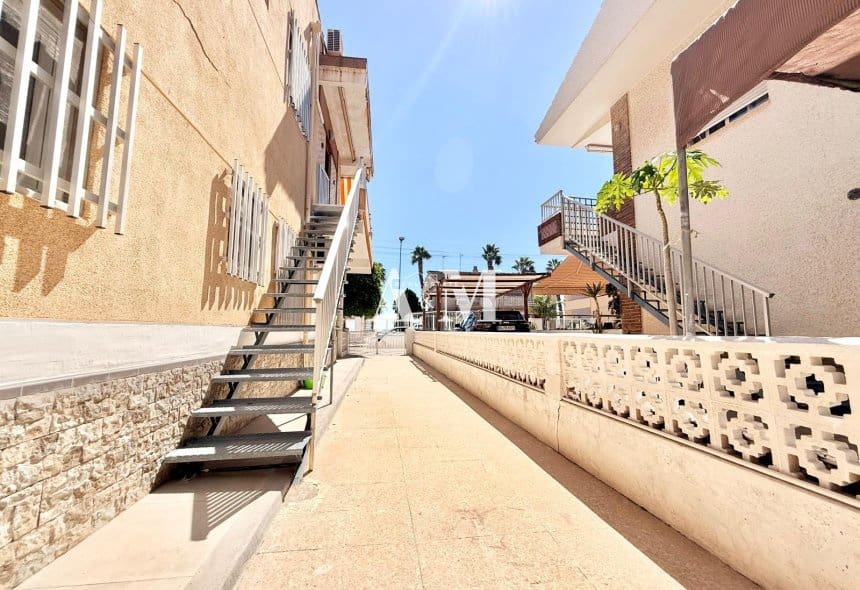 3 bedroom Beach Apartment for rent in Los Alcazares - € 750 (Ref: 10101095)