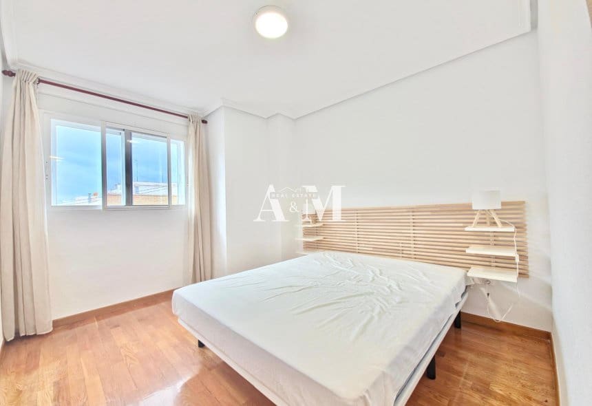 3 sypialnia Penthouse do wynajęcia w Miasto Alicante / Alacant z garażem - 1 700 € (Ref: 10111047)