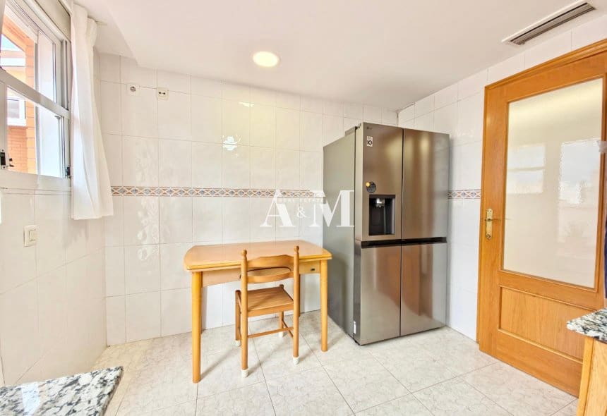 3 sypialnia Penthouse do wynajęcia w Miasto Alicante / Alacant z garażem - 1 700 € (Ref: 10111047)