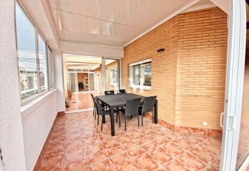 3 sypialnia Penthouse do wynajęcia w Miasto Alicante / Alacant z garażem - 1 700 € (Ref: 10111047)