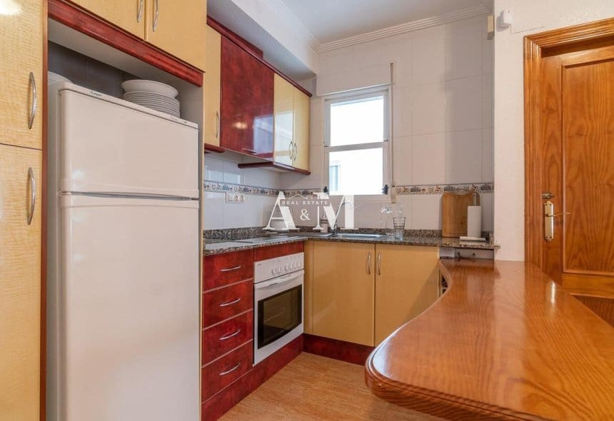 Apartamento de 2 habitaciones en Playa Flamenca en alquiler con piscina - 800 € (Ref: 10111841)