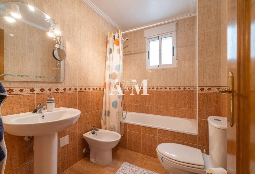 Apartamento de 2 habitaciones en Playa Flamenca en alquiler con piscina - 800 € (Ref: 10111841)