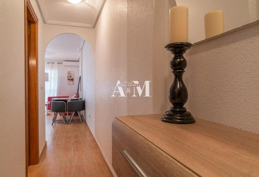 Apartamento de 2 habitaciones en Playa Flamenca en alquiler con piscina - 800 € (Ref: 10111841)