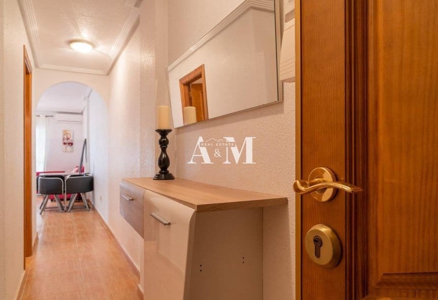 Apartamento de 2 habitaciones en Playa Flamenca en alquiler con piscina - 800 € (Ref: 10111841)