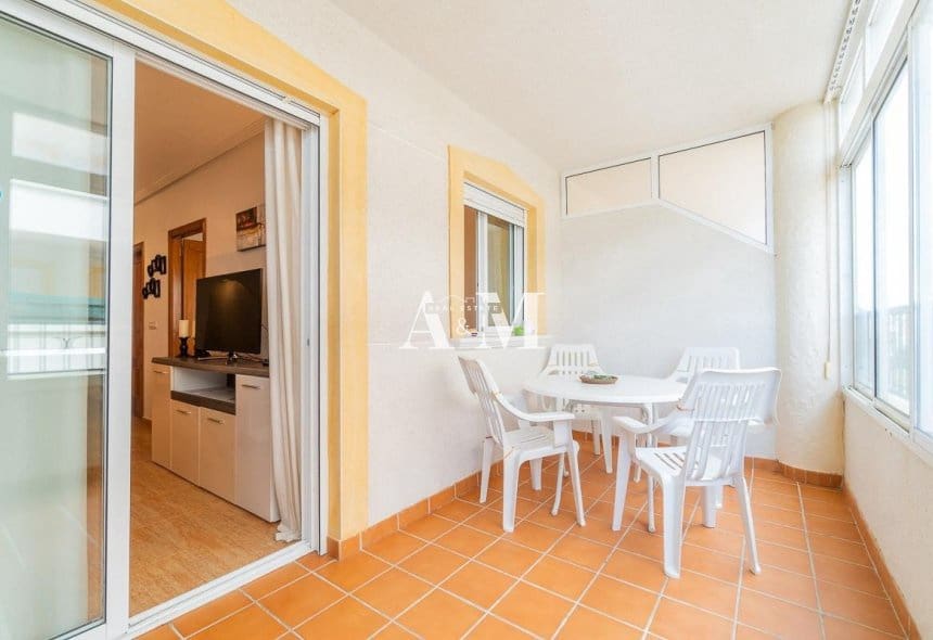 Apartamento de 2 habitaciones en Playa Flamenca en alquiler con piscina - 800 € (Ref: 10111841)