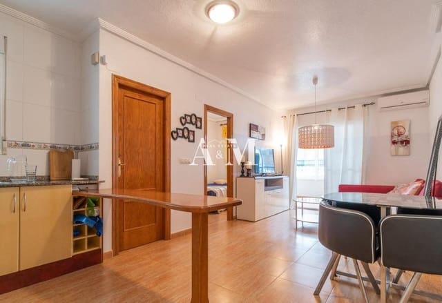 Apartamento de 2 habitaciones en Playa Flamenca, Orihuela en alquiler con piscina - 800 € (Ref: 10111841)