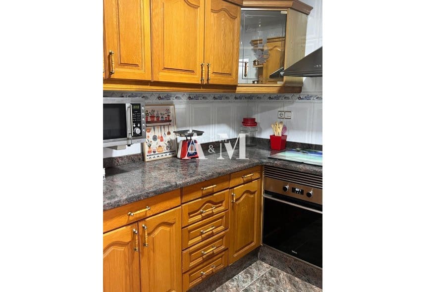 3 quarto Apartamento para arrendar em Elche / Elx - 900 € (Ref: 10113520)
