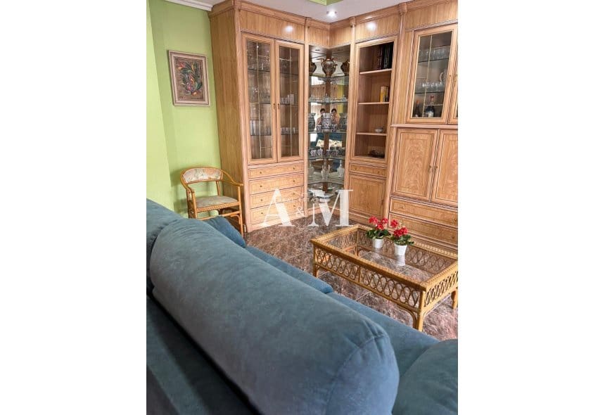 3 quarto Apartamento para arrendar em Elche / Elx - 900 € (Ref: 10113520)