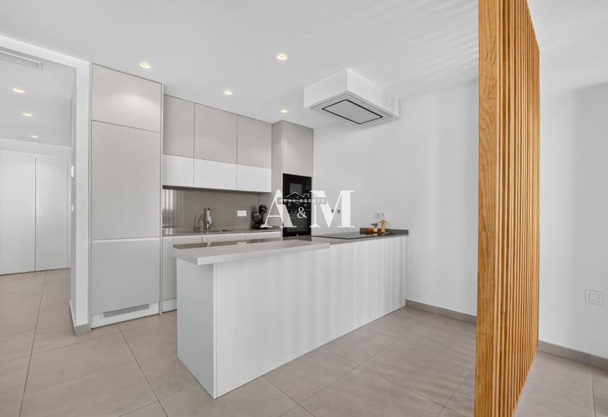 4 sypialnia Willa do wynajęcia w Benijofar z basenem garażem - 2 350 € (Ref: 10117087)