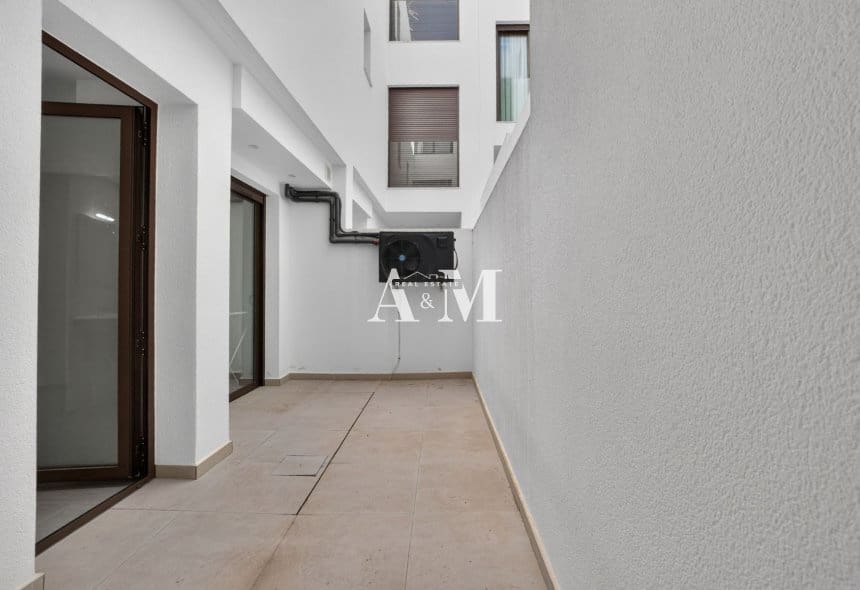 4 sypialnia Willa do wynajęcia w Benijofar z basenem garażem - 2 350 € (Ref: 10117087)