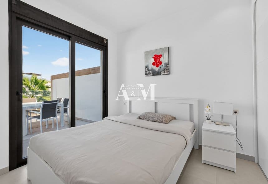 4 sypialnia Willa do wynajęcia w Benijofar z basenem garażem - 2 350 € (Ref: 10117087)