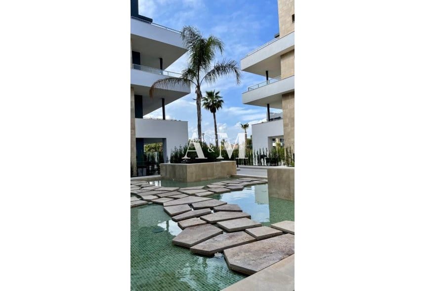 2 sovrum Takvåning att hyra i Playa Flamenca med pool - 2 500 € (Ref: 10117492)