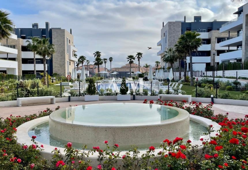 2 sovrum Takvåning att hyra i Playa Flamenca med pool - 2 500 € (Ref: 10117492)