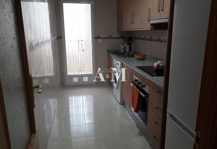 2 soveværelse Lejlighed til leje i Almoradi med swimmingpool garage - € 650 (Ref: 10120885)
