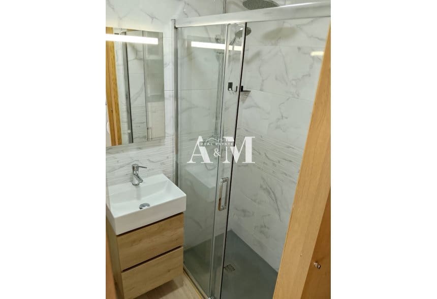 Studio til leje i Torrevieja med swimmingpool - € 600 (Ref: 10120886)