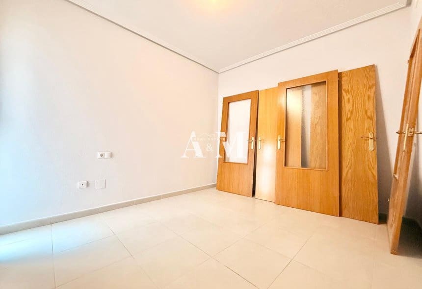 3 slaapkamer Appartement te koop in Torrevieja met garage - € 175.000 (Ref: 10121050)