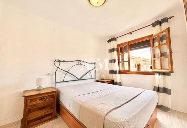 Bungalow de 2 habitaciones en Aguas Nuevas, Torrevieja en alquiler con piscina - 850 € (Ref: 10121096)