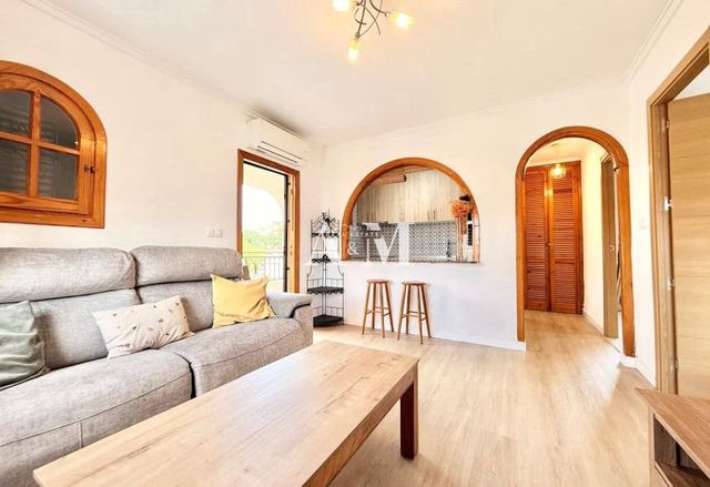 Bungalow de 2 habitaciones en Aguas Nuevas, Torrevieja en alquiler con piscina - 850 € (Ref: 10121096)