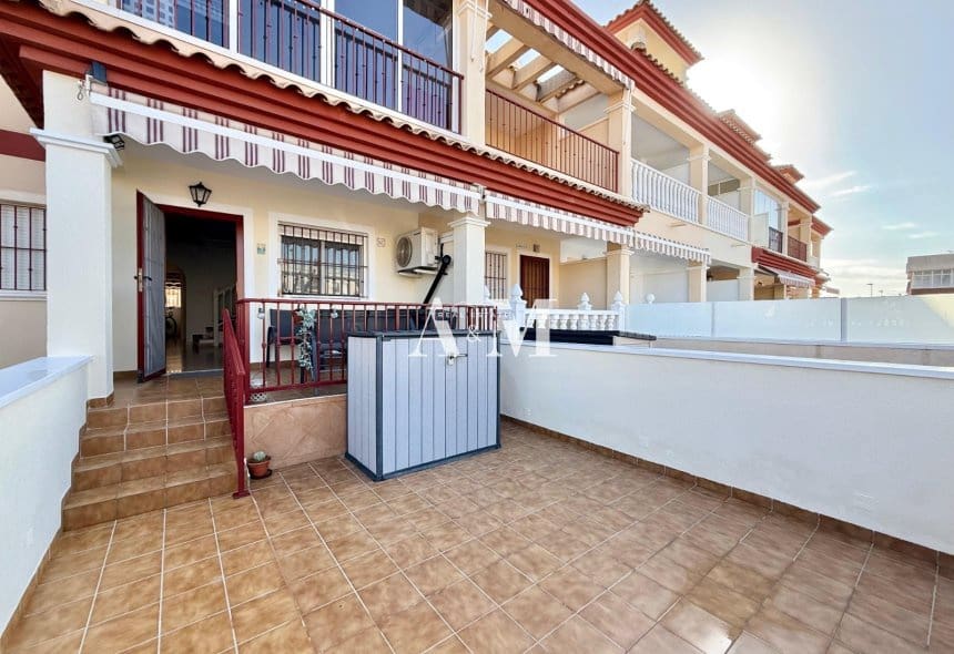 3 bedroom Townhouse for rent in San Pedro del Pinatar with pool - € 950 (Ref: 10125125)