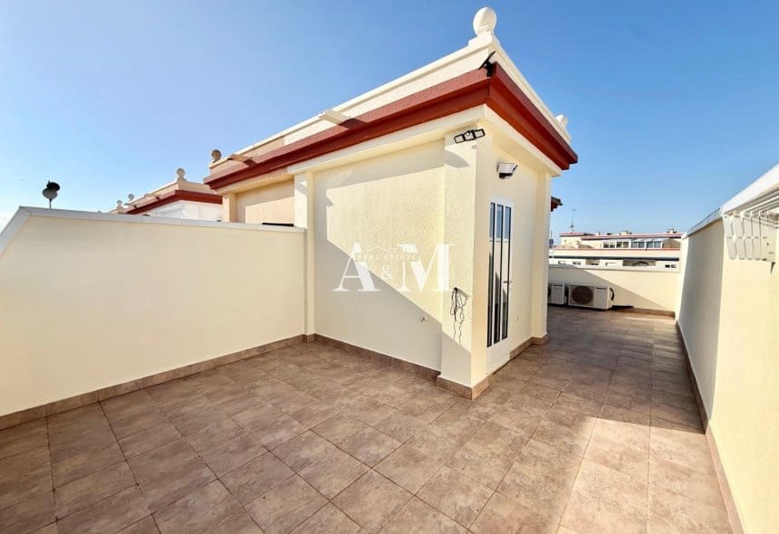3 bedroom Townhouse for rent in San Pedro del Pinatar with pool - € 950 (Ref: 10125125)