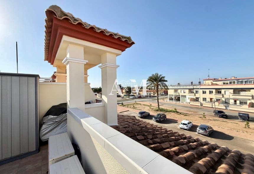 3 bedroom Townhouse for rent in San Pedro del Pinatar with pool - € 950 (Ref: 10125125)
