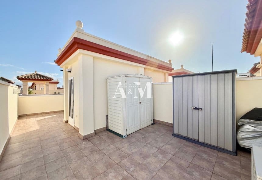 3 bedroom Townhouse for rent in San Pedro del Pinatar with pool - € 950 (Ref: 10125125)