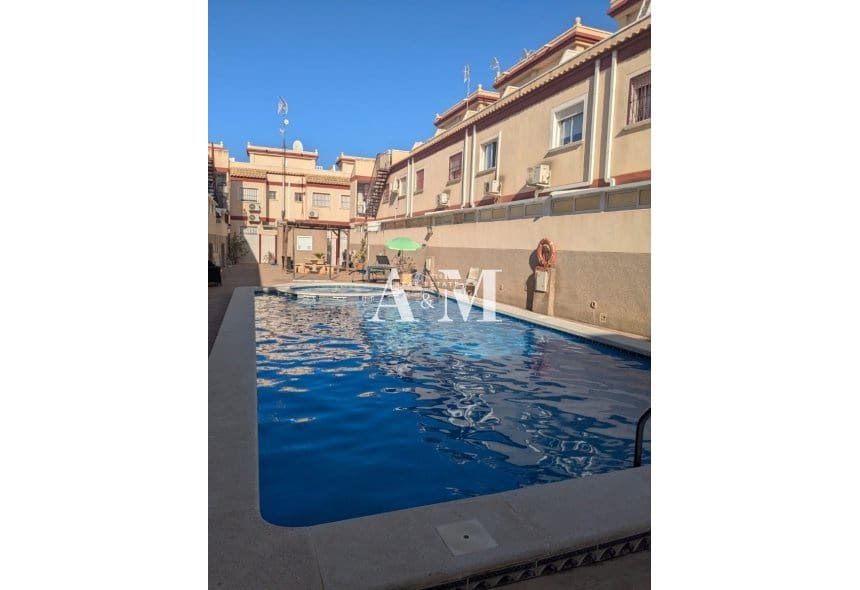 3 bedroom Townhouse for rent in San Pedro del Pinatar with pool - € 950 (Ref: 10125125)