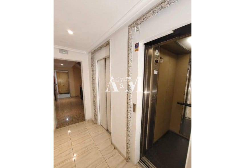 Apartamento Playa de 1 habitación en Torrevieja en alquiler - 850 € (Ref: 10127302)