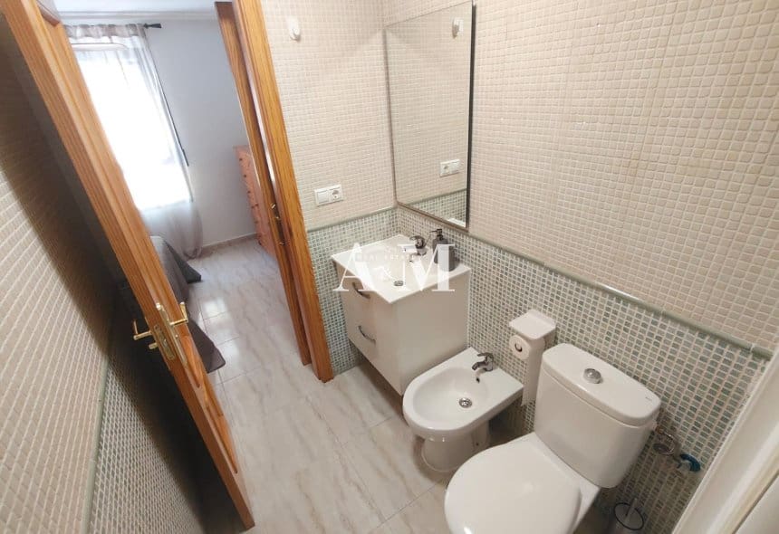 Apartamento Playa de 1 habitación en Torrevieja en alquiler - 850 € (Ref: 10127302)