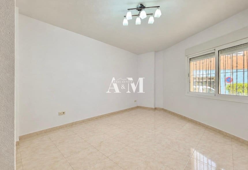 3 quarto Apartamento de Praia para arrendar em Los Alcazares - 900 € (Ref: 10130382)