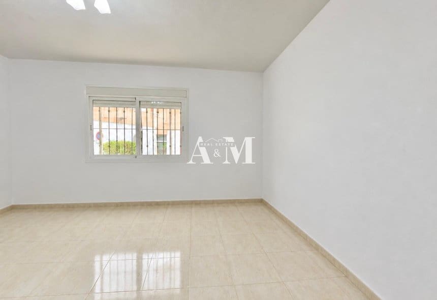 3 quarto Apartamento de Praia para arrendar em Los Alcazares - 900 € (Ref: 10130382)
